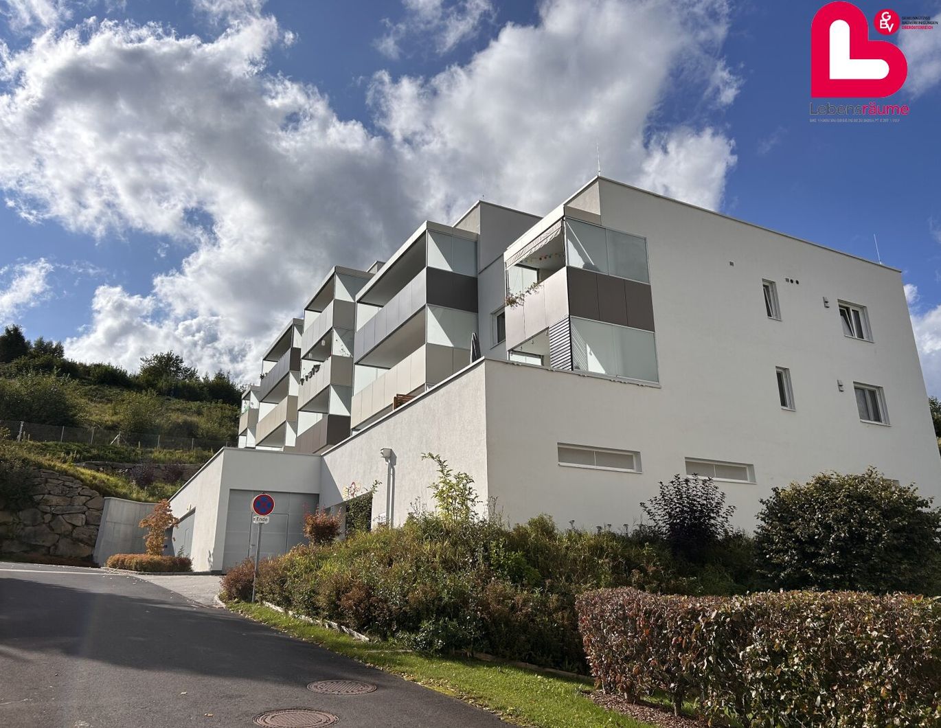 Erstbezug in Reichenau: Traumhafte 3-Zimmer-Wohnung mit Loggia & Garage!