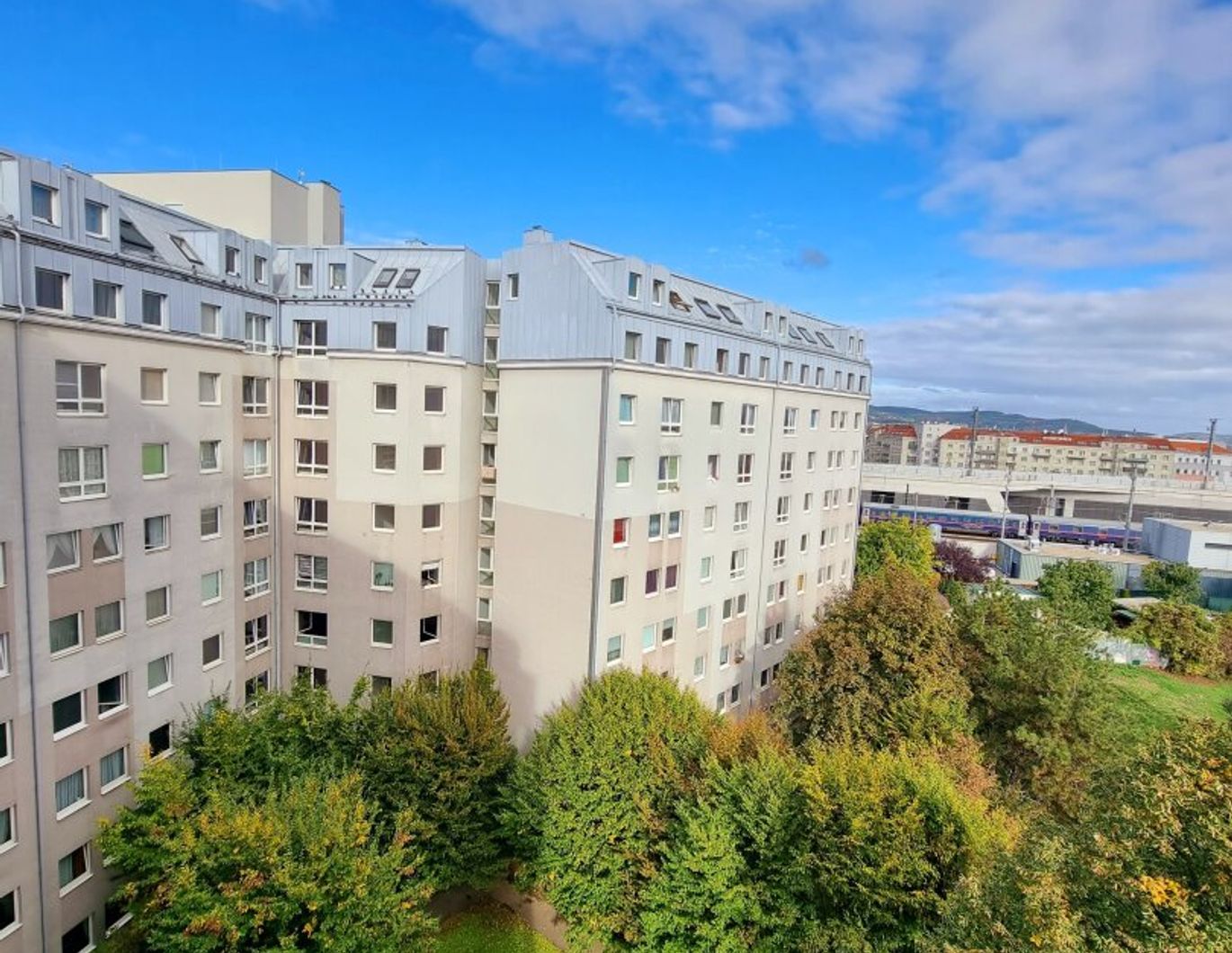 Ein Investment, das schon vermietet ist: Jackpot! Ca. 4,23% Rendite + Tolle Raumaufteilung + Attraktiv befristet vermietet + Perfekte Infrastruktur und öffentliche Anbindung!