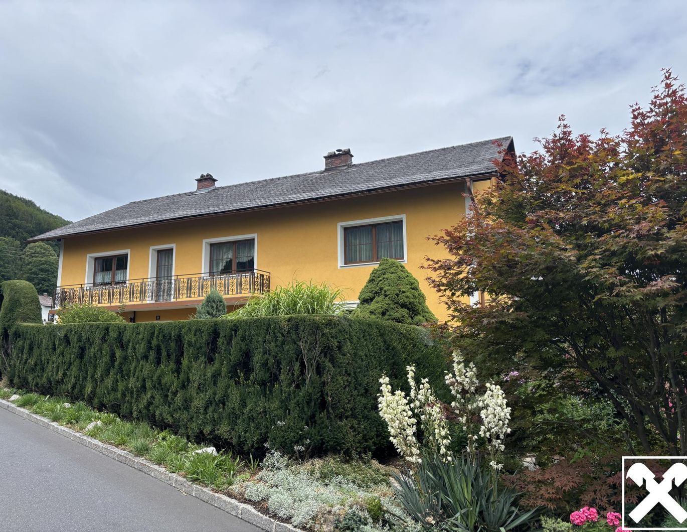 Zweifamlienhaus/Sacherl mit Widmung 