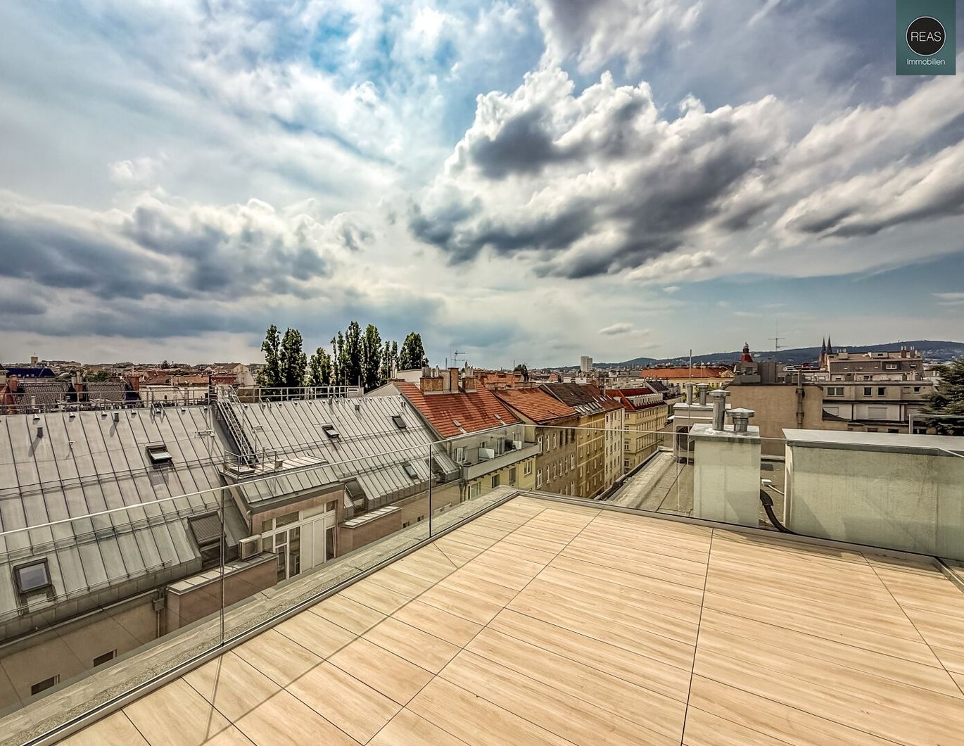 Erstbezug: Atemberaubendes Dachgeschoss - Apartment (klimatisiert) mit 3 Terrassen und hochwertiger Ausstattung im trendigen Ottakring!