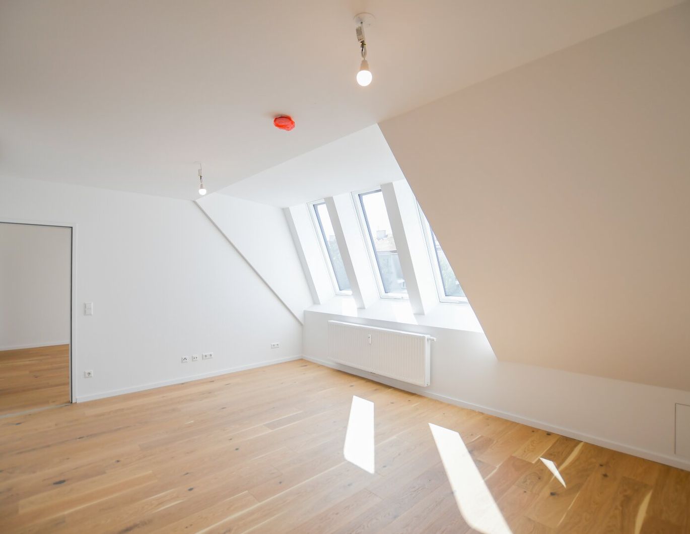 Erstbezug nach Sanierung: Schöne 2-Zimmer-Wohnung mit Top-Anbindung