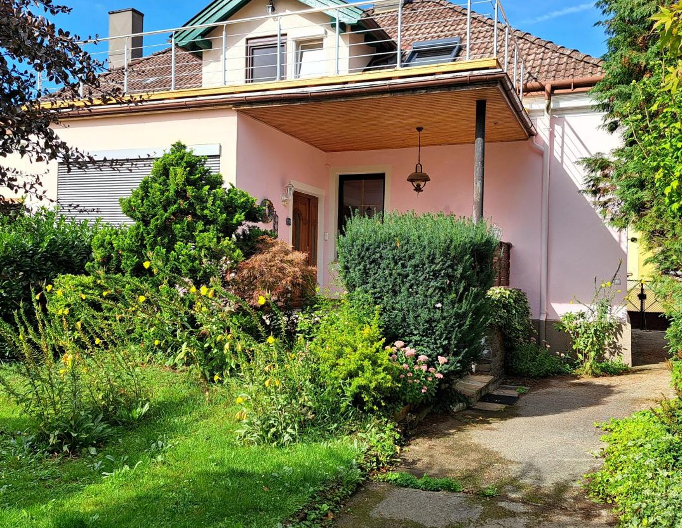 PROVISIONSFREI! Altbauflair für Mieter mit jungen Ideen!