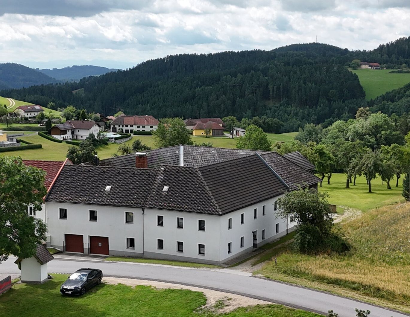Mühlviertler Vierkanthof mit rund 15,2 Hektar Wald, Wiesen und Äckern in Fürlinger Dorfrandlage (Gutau)