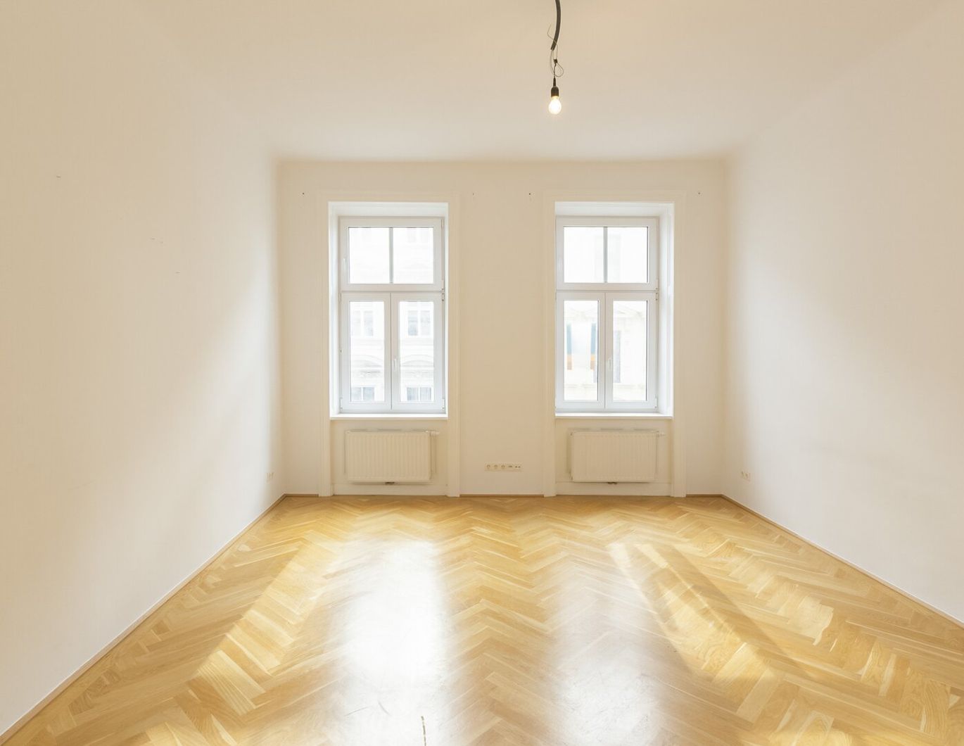 Schlagergasse - 2 Zimmer Stilaltbau (WG tauglich) Nähe Volksoper zu verkaufen