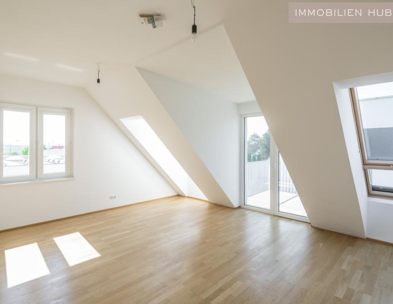 Sonnige Dachgeschosswohnung mit großem Balkon ++ RUSTENFELD SIEDLUNG