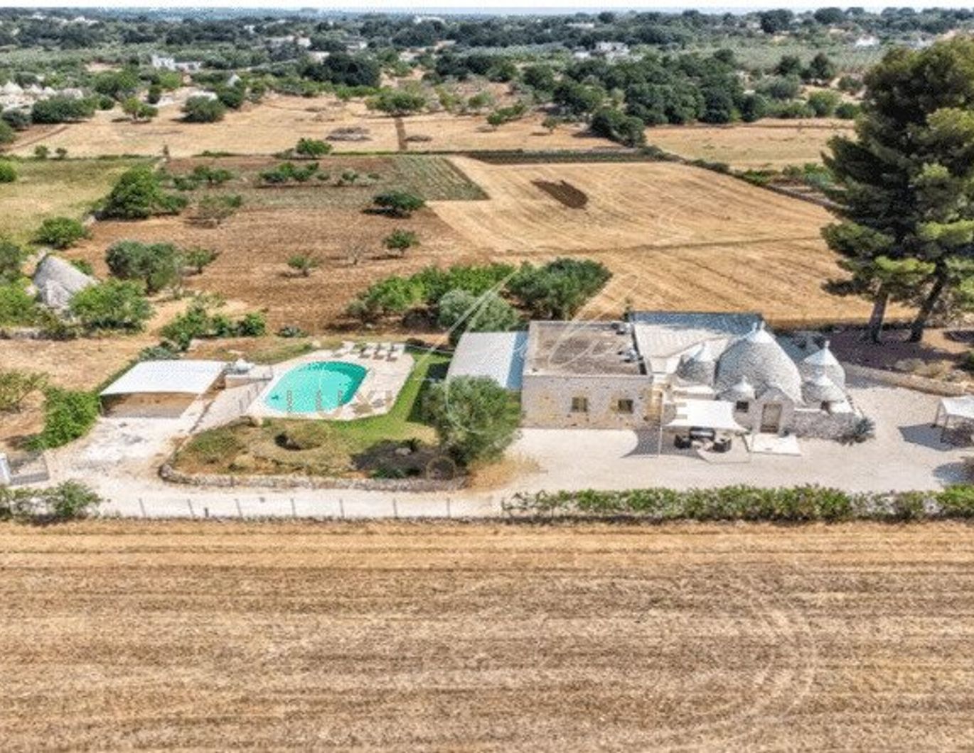 VILLA MIT TRULLI UND POOL IM VALLE D'ITRIA