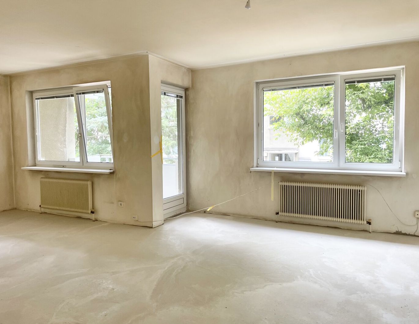PROVISIONSFREI VOM EIGENTÜMER! GROSSZÜGIGE UNSANIERTE 4-ZIMMER-WOHNUNG MIT LOGGIA!