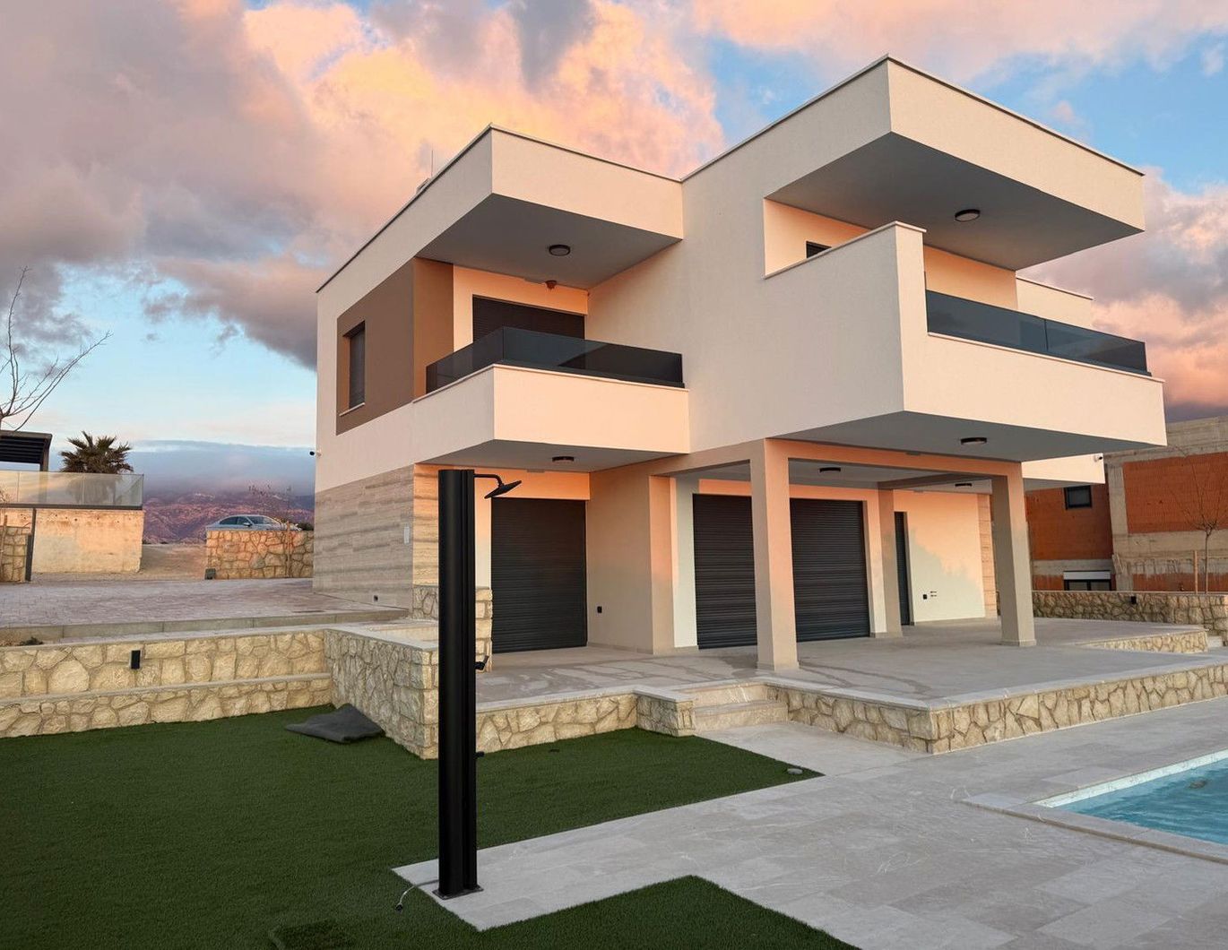 Luxuriöse Villa mit Pool