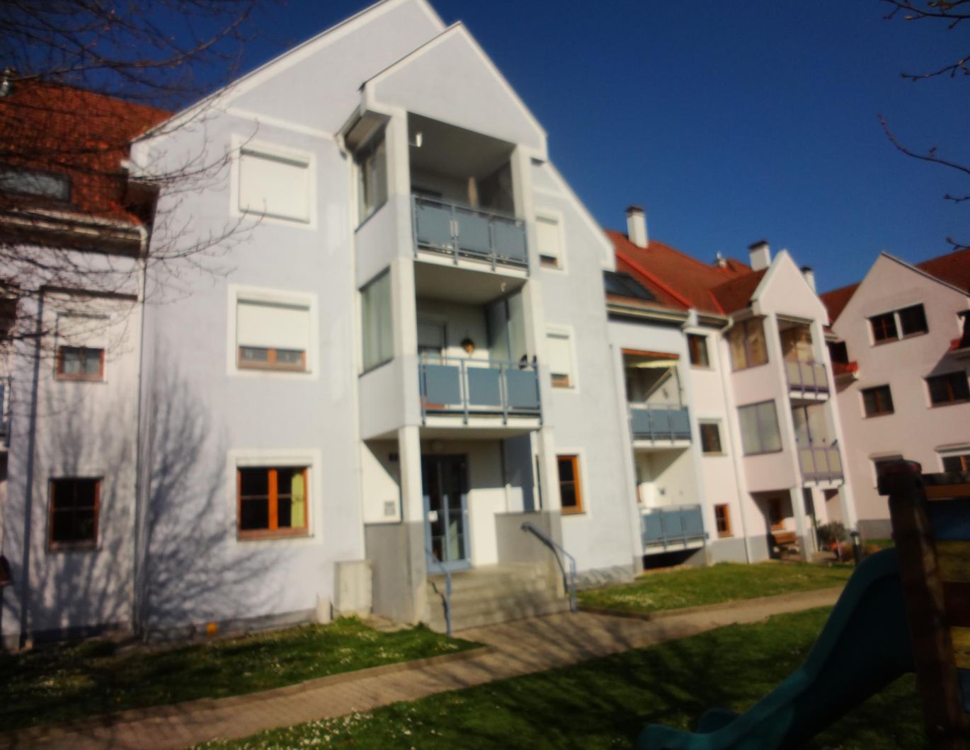 Eigentumswohnung mit Loggia in ruhiger Lage !
