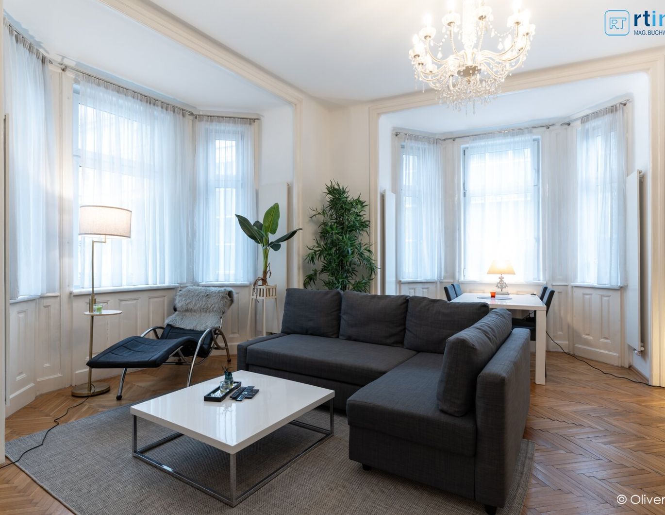 IHR NEUES ZUHAUSE WARTET: ELEGANT EINGERICHTETE ALTBAUWOHNUNG