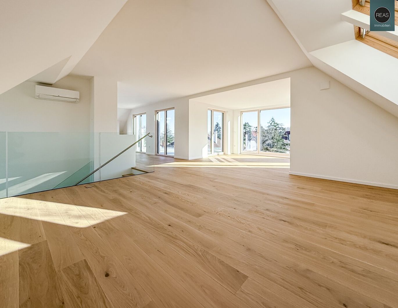 Erstbezug: Penthouse - Maisonette - Apartment mit 3 Terrassen - Naturnahes Wohnen in Wien Hietzing - Exklusives Leben nahe dem Roten Berg!