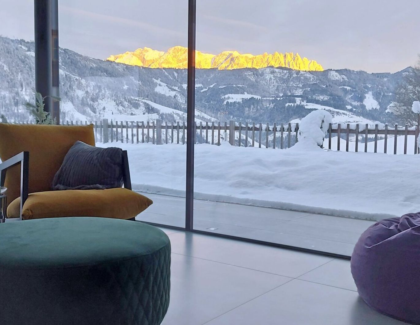 Neubau Ski amadé, am Grünland mit Panoramablick auf die Alpen