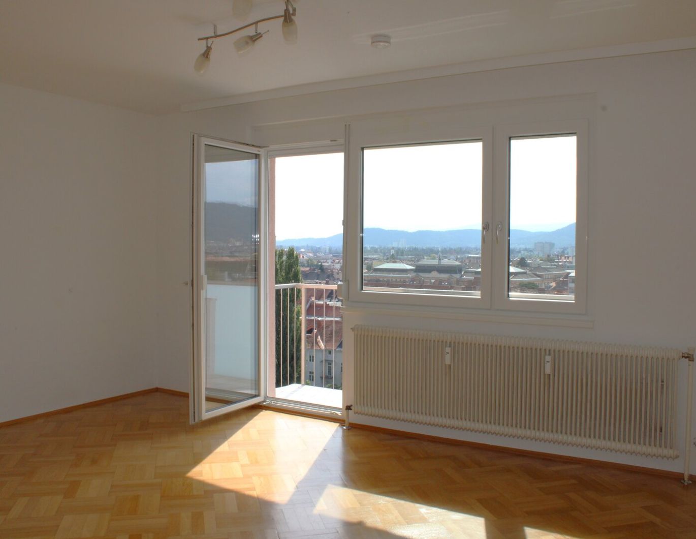 TOP Mietwohnung im Herzen von Graz im 12. Stock mit Ausblick