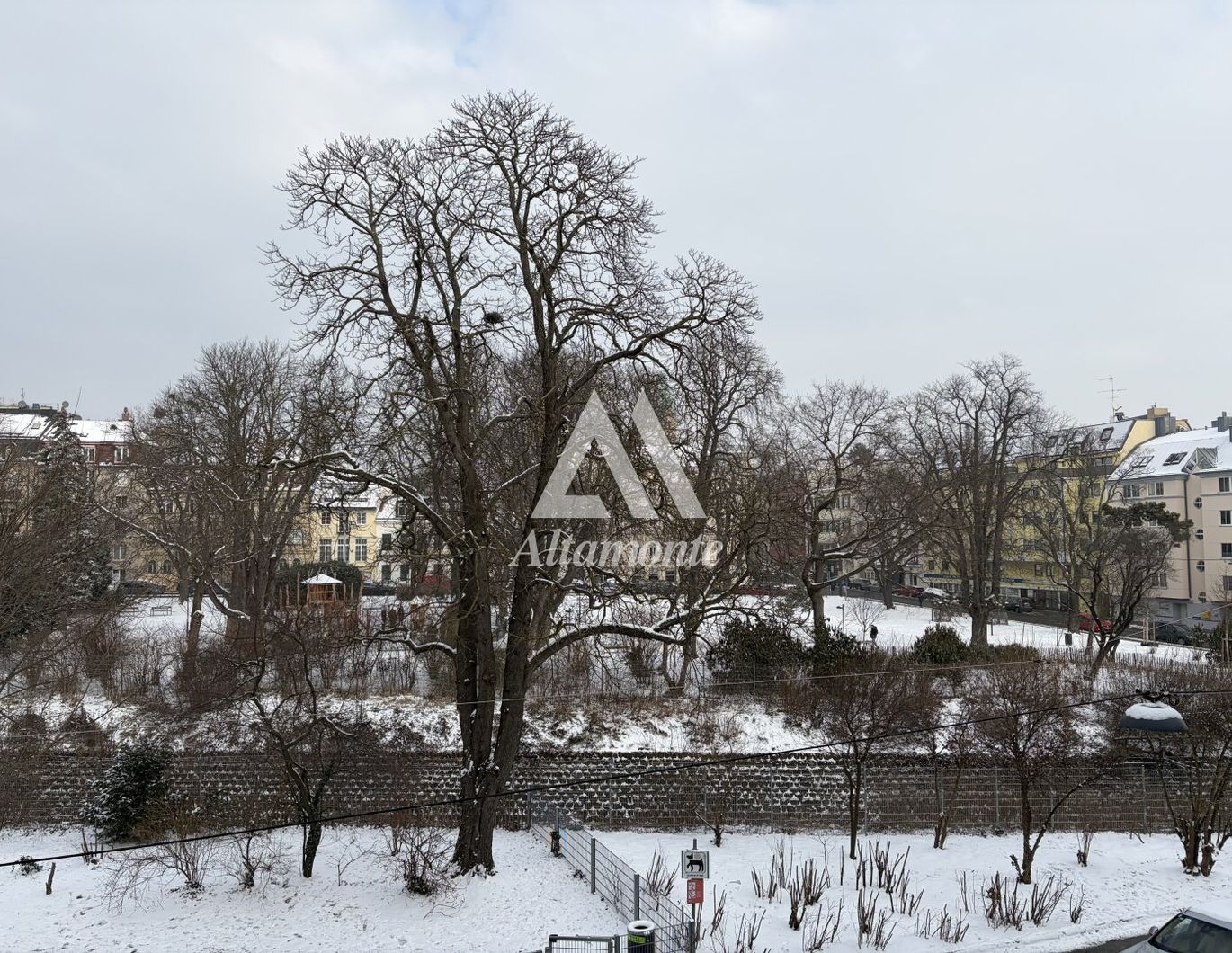 Angenehm: Park-/ und Hofblick