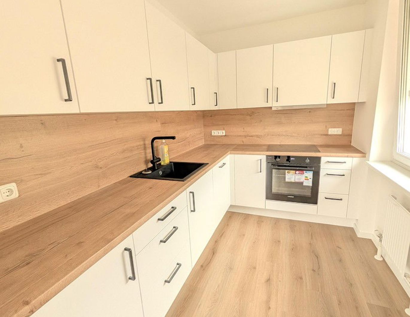 Top-Renovierte 3,5-Zimmer Wohnung