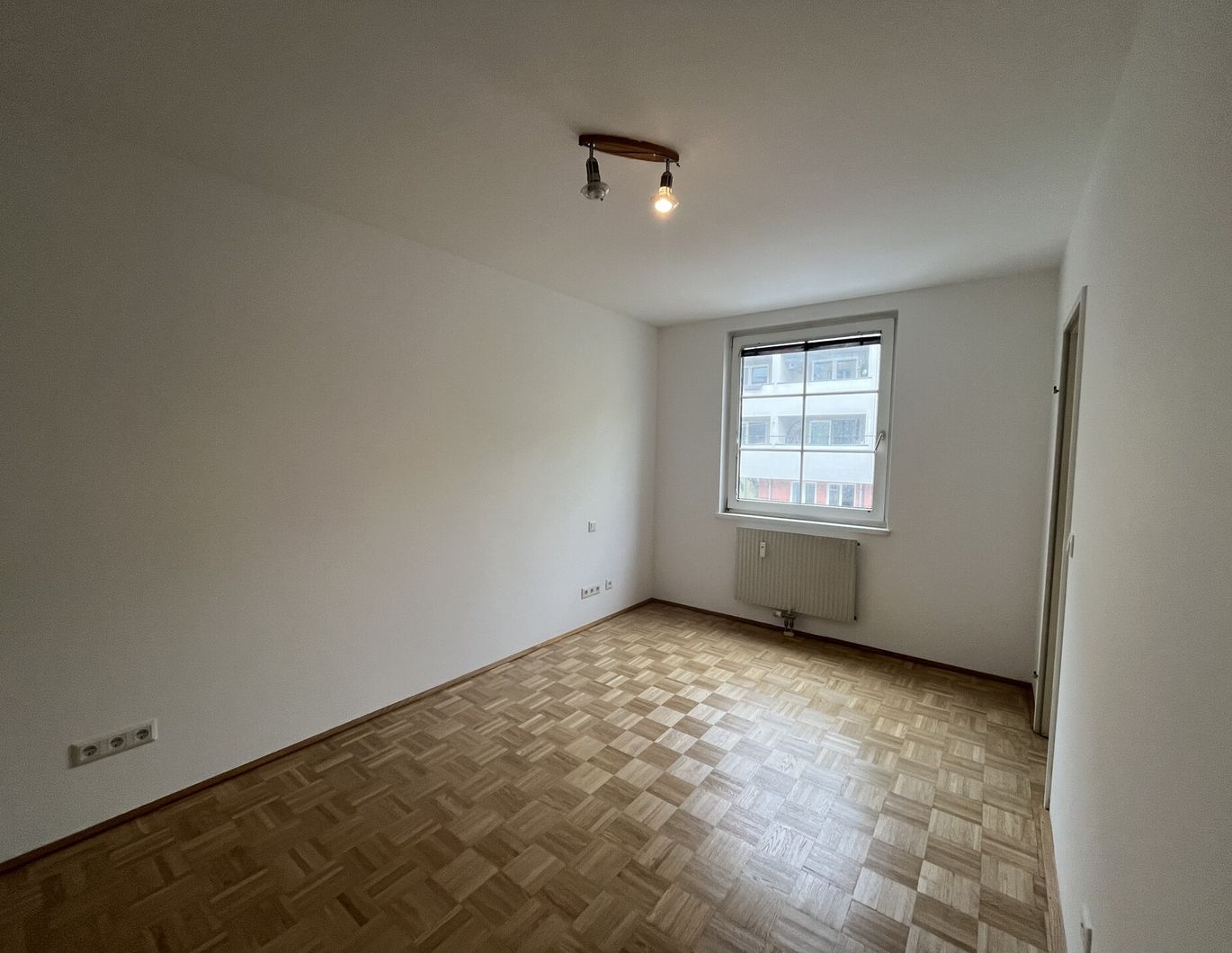 Attraktive 2 Zimmer Wohnung mit Terrasse nahe Antonspark in 1100 Wien zu mieten
