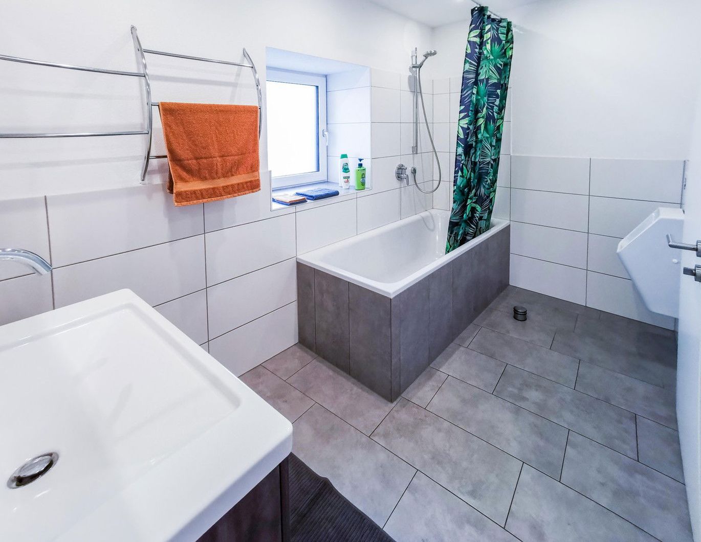 Traumlage mit großer Garage, Garten, Panoramaterrasse