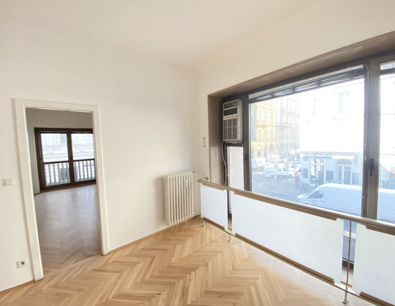 OPERNRINGHOF 3 Zimmer Wohnung/Büro I 2 Bedroom Apartment opposite Opera