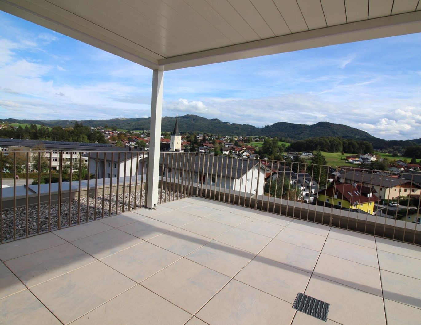 Bemerkenswerte 108m² große Penthouse-Maisonette in Henndorf!