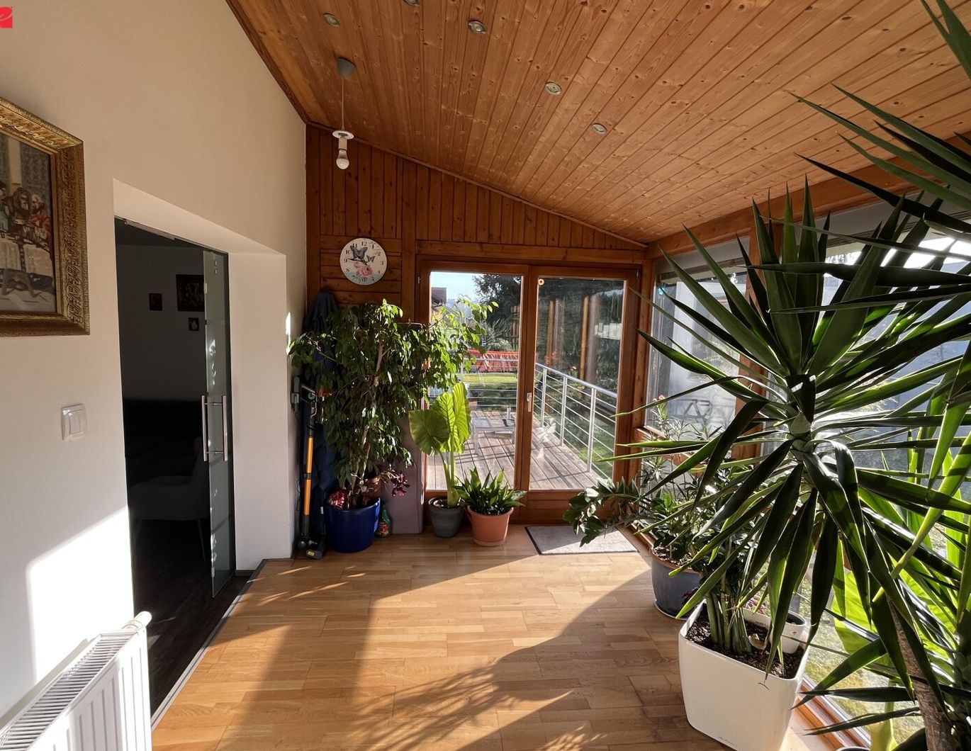Einziehen und wohlfühlen: Modernes Einfamilienhaus mit Wintergarten!