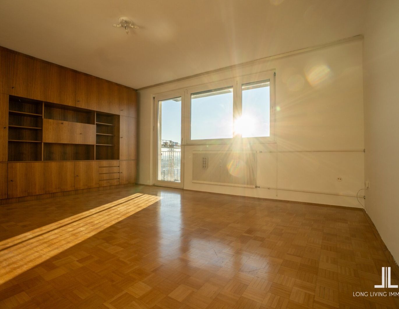 Panoramawohnung mit zwei Balkonen und Blick auf den Schlossberg