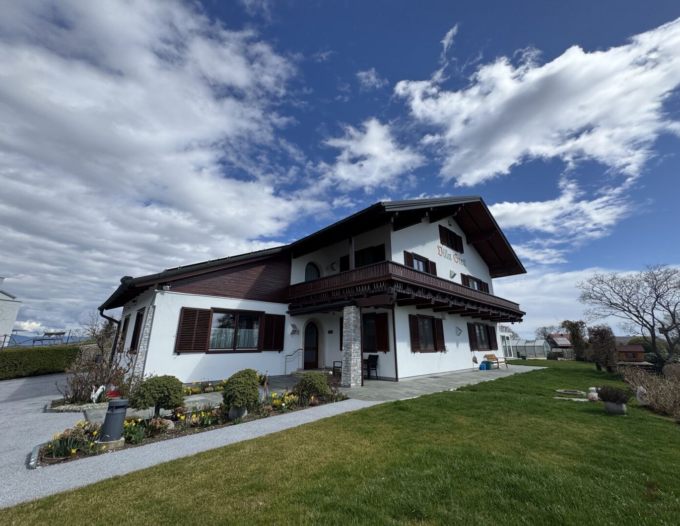 * Luxuriöse Villa in Laßnitzhöhe zu MIETEN mit Hallenbad, Garten und Sauna - mit bedarfsgerechtem Grundstück*