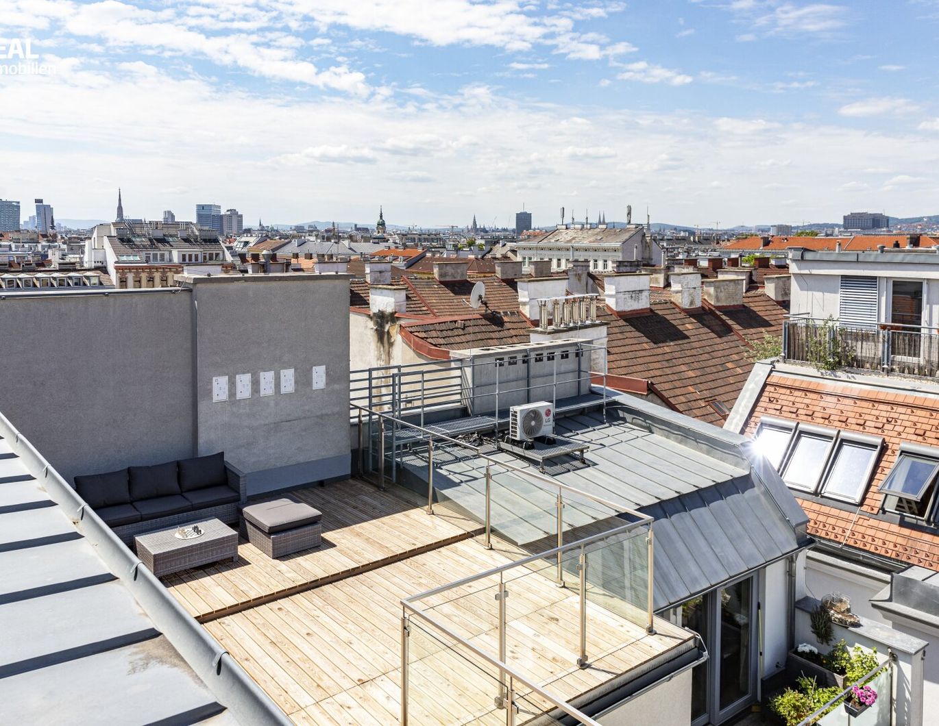 Schicke Maisonette mit 53 m² Dachgarten-Oase