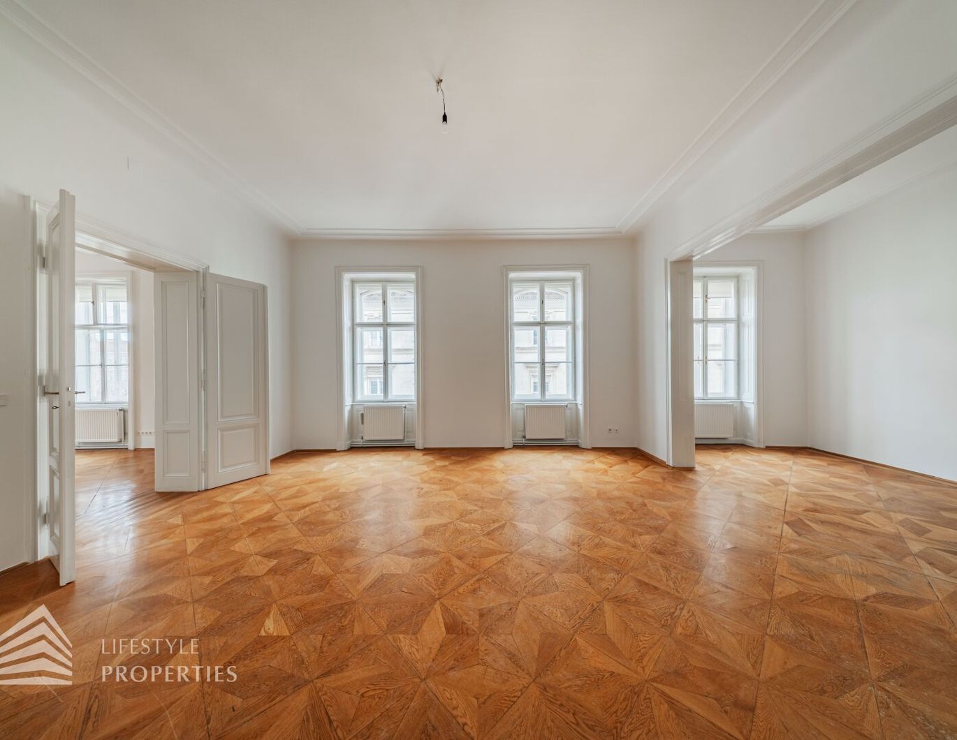 Wunderschöne 5-Zimmer Wohnung, Nähe Schillerplatz