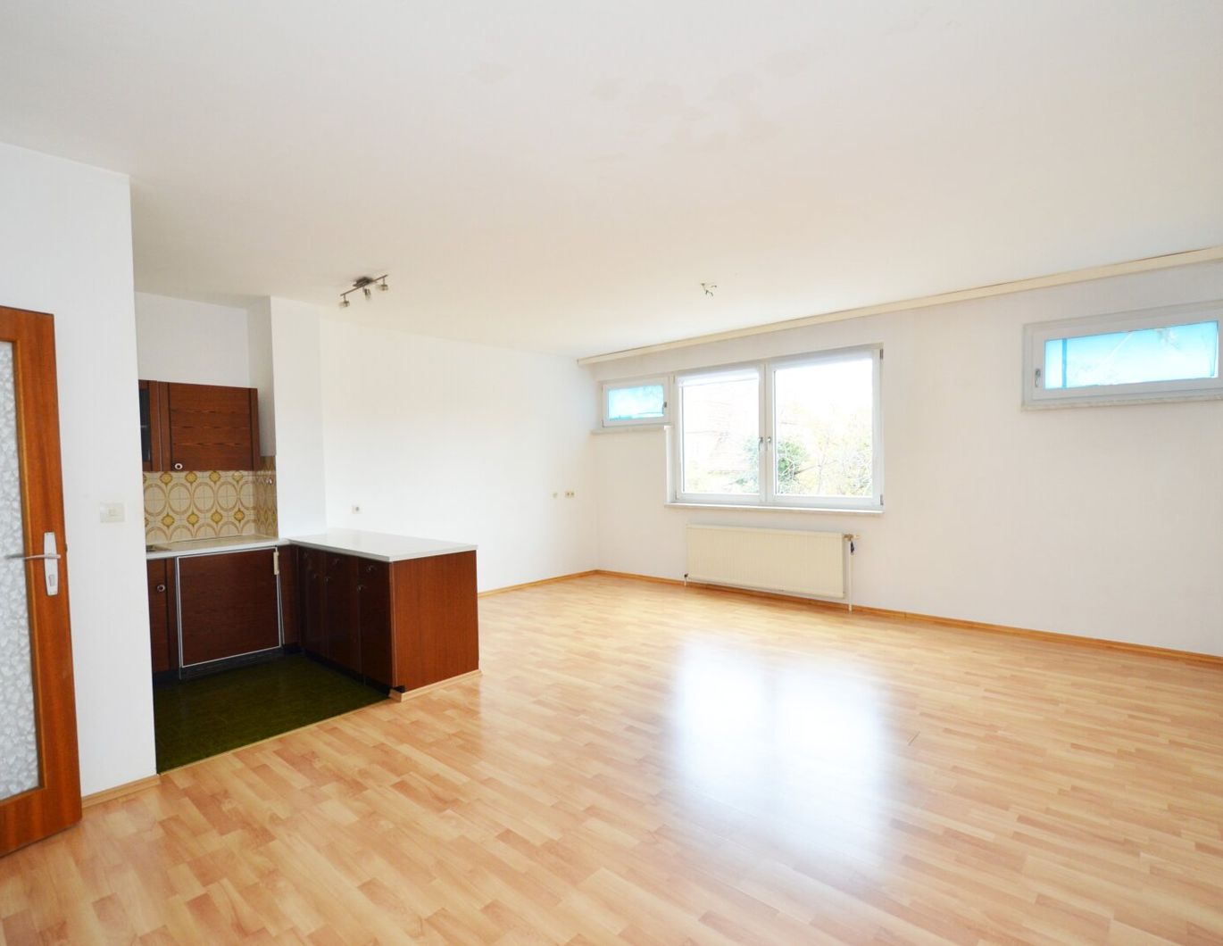 CHRISTOPH CHROMECEK IMMOBILIEN - MÖDLING - Großzügige Einraumwohnung in Zentrumsnähe!