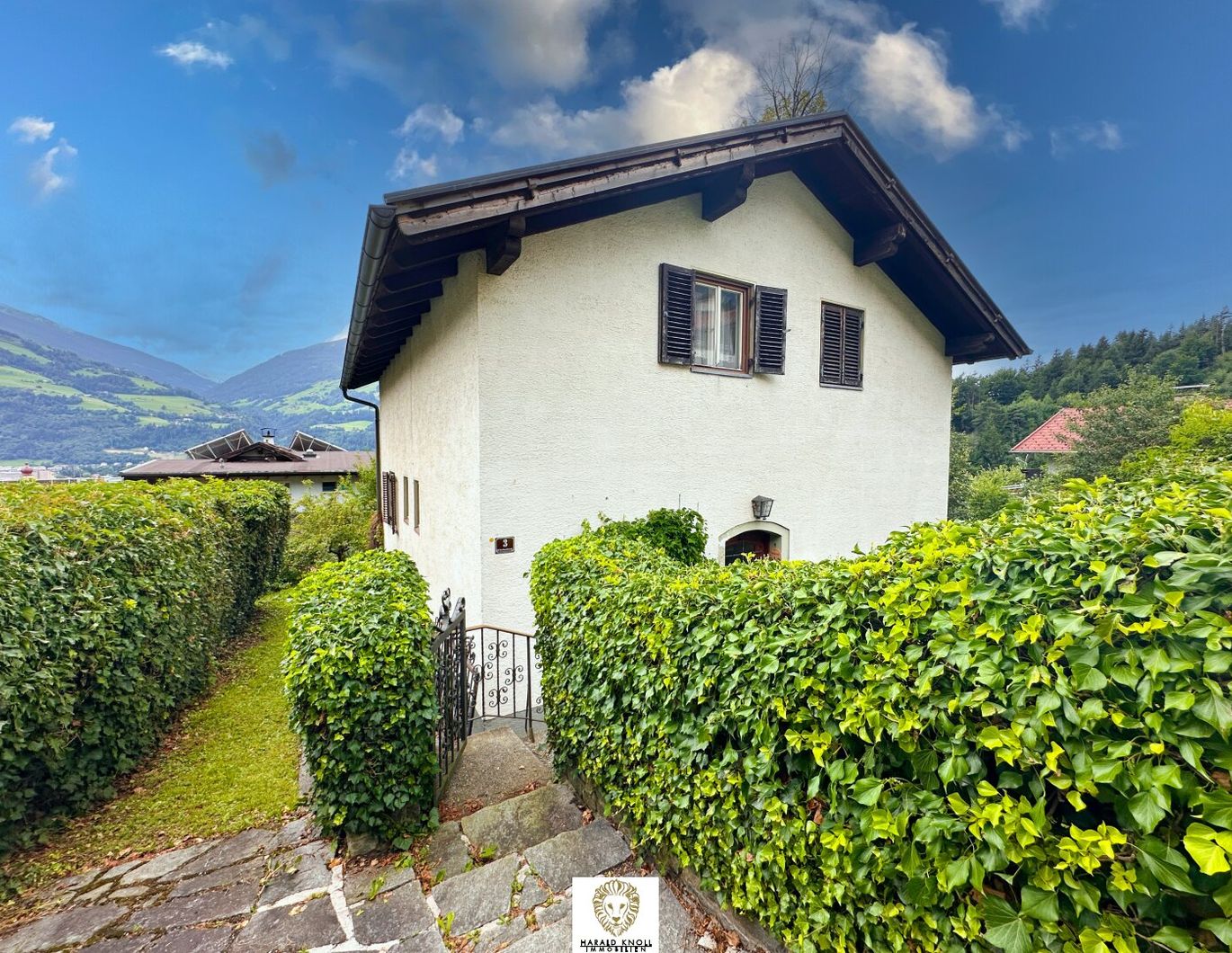 Charmantes Einfamilienhaus mit großem Grundstück und Entwicklungspotenzial in Fritzens