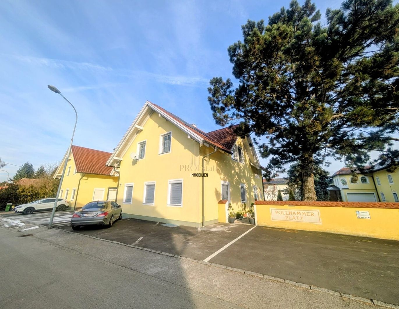 Lichtdurchflutete, zentrale Dachgeschosswohnung in Ansfelden: 144m², 4 Zimmer, Garten & 3 Stellplätze!