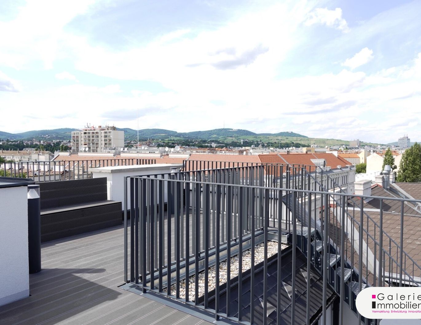 VIDEO: 360°-Ausblick auf Wien: Hochwertige 2-Zimmer-Wohnung mit Klima plus 2 private Dachterrassen!
