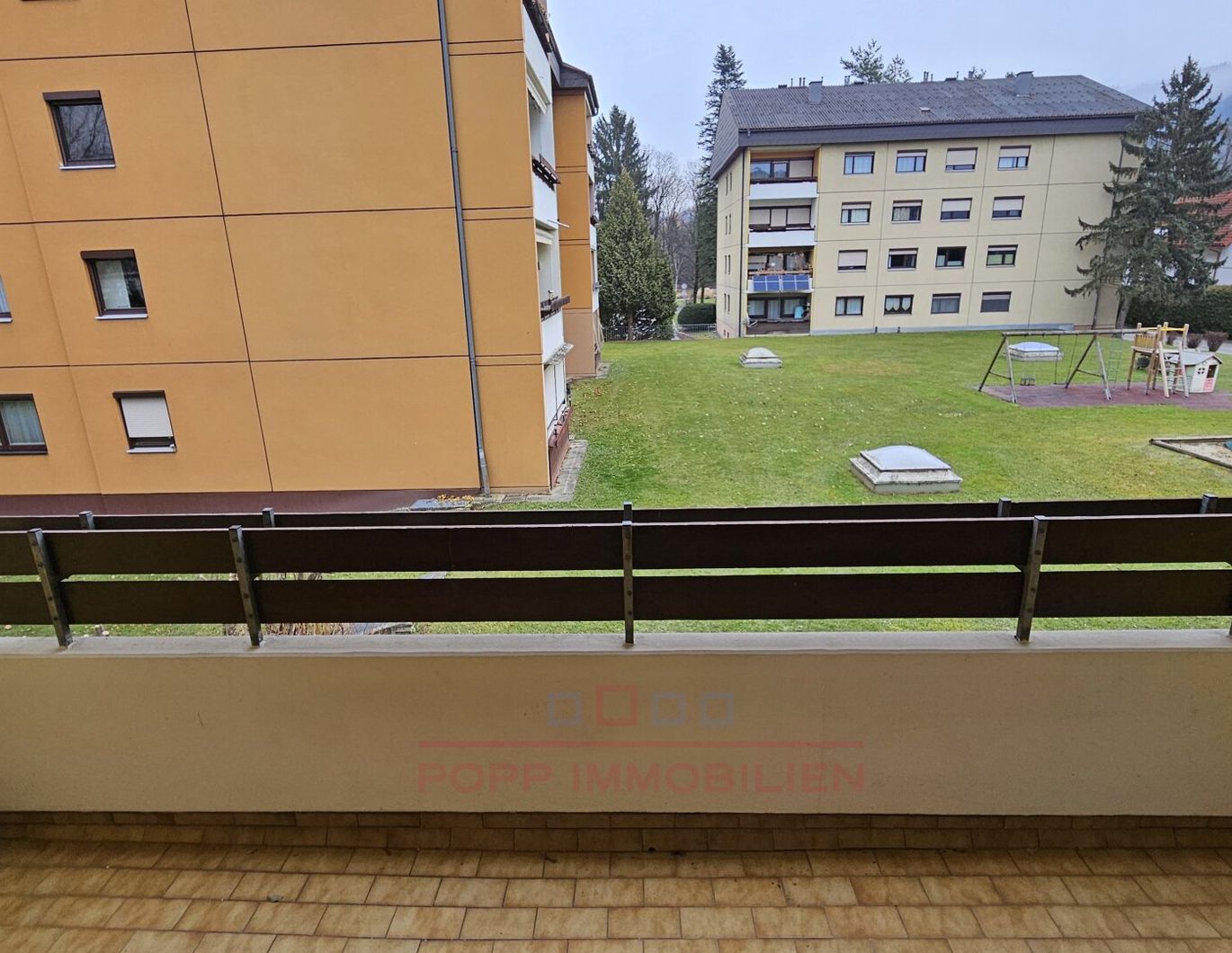 Perfekte Infrastruktur, hell, gemütlich, ruhig, 3 Zimmerwohnung mit Tiefgaragenplatz und Balkon