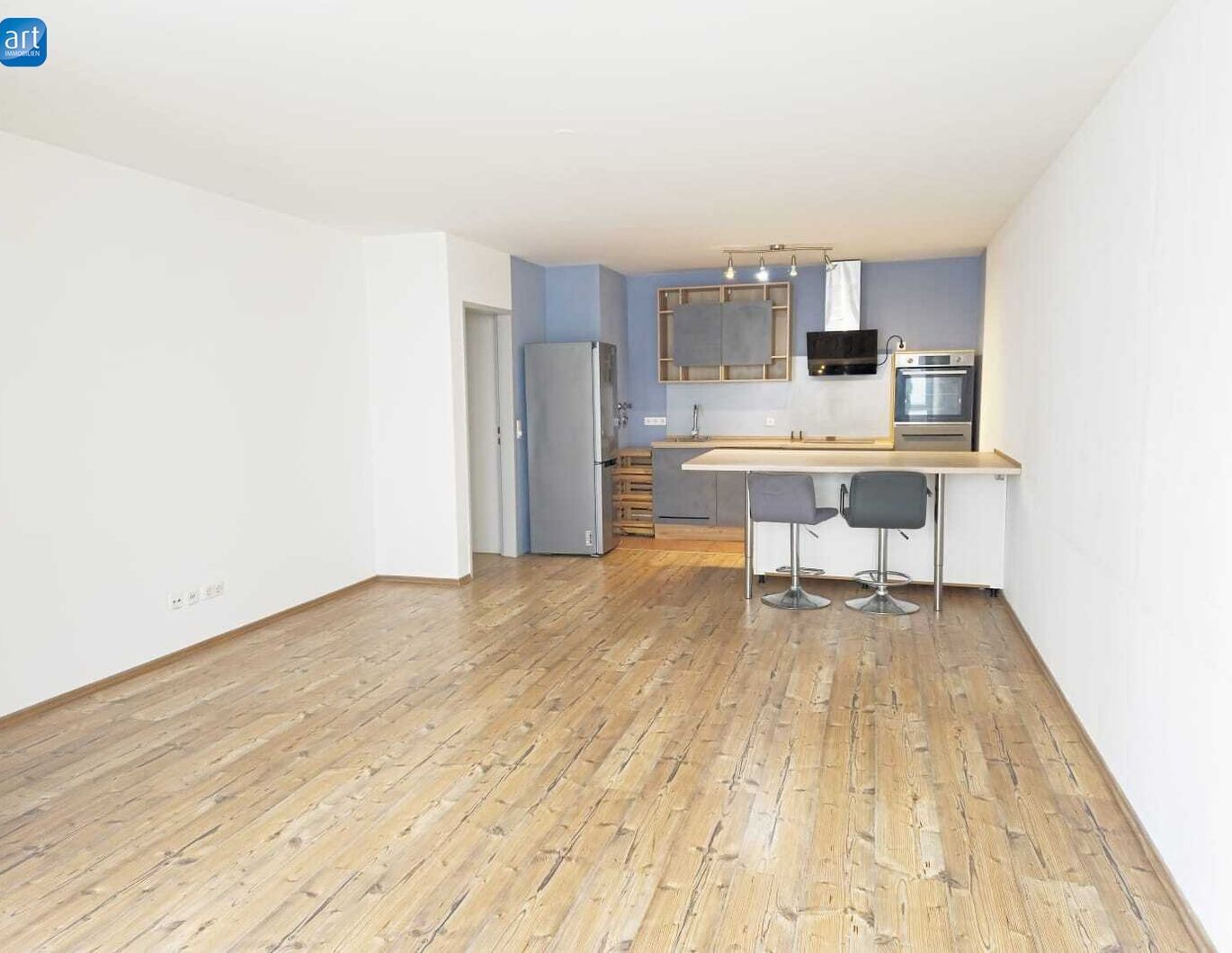 Helle, zentrale 2-Zimmer-Wohnung mit Loggia und Tiefgaragenplatz in Herrnau