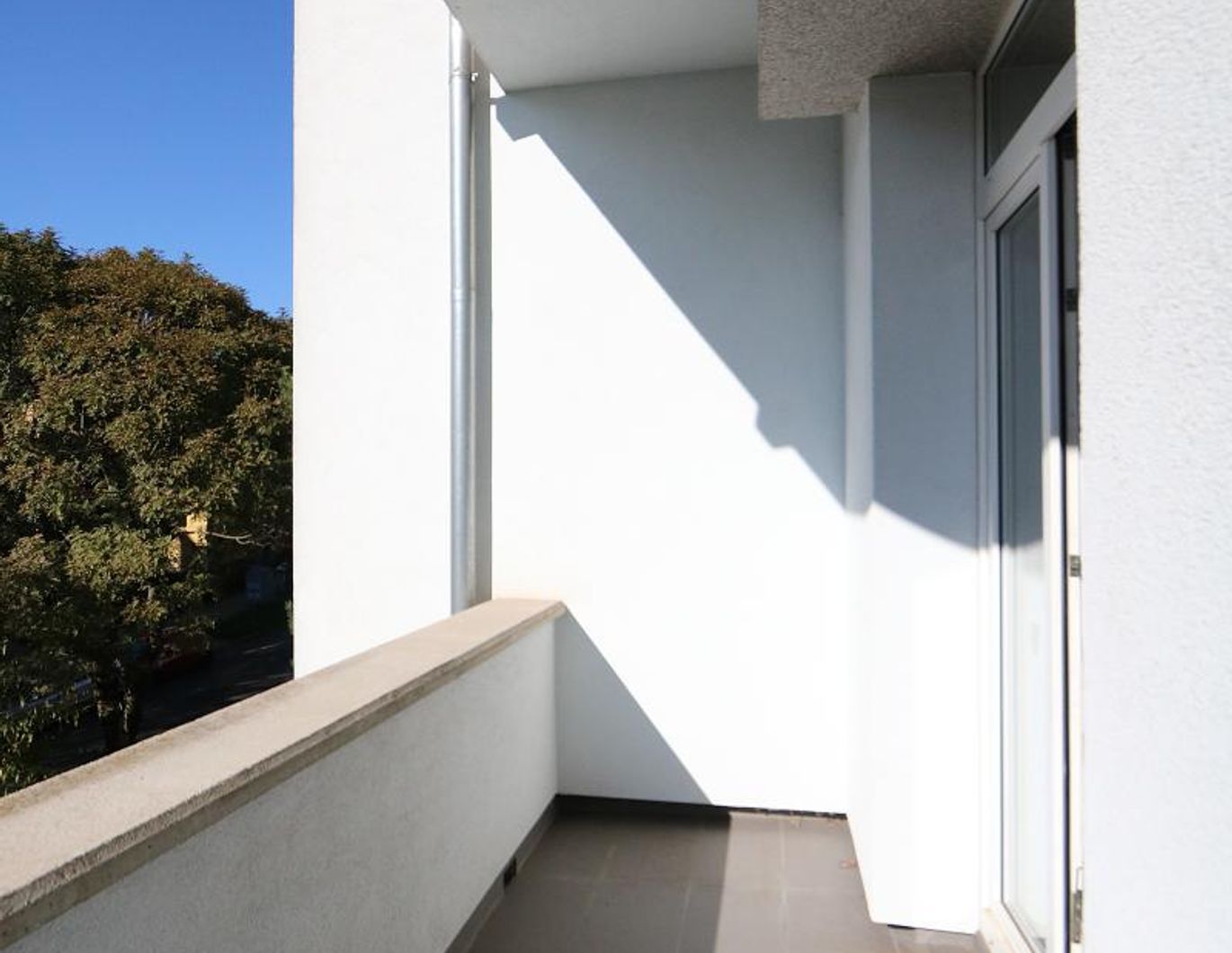 Sonnige 2 Zimmer Altbau-Wohnung mit Südbalkon im 2. Liftstock in Gersthofer Cottage-Lage