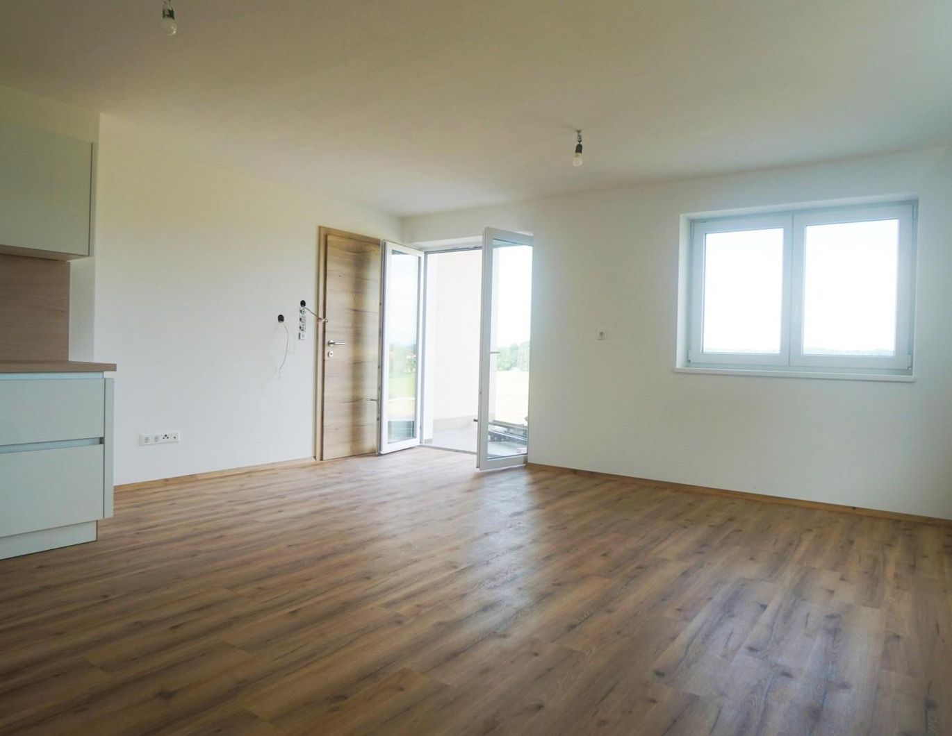 Gundertshausen: Bezaubernde 3 Zimmerwohnung mit großem Balkon