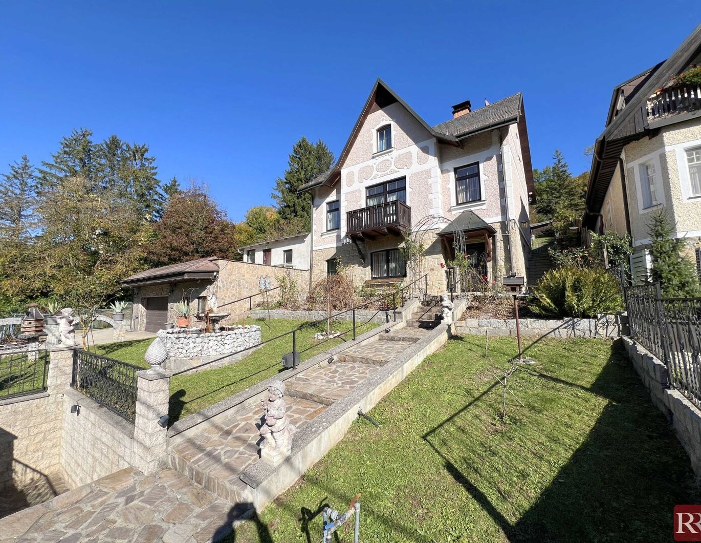 Jahrhundertwendehaus mit großem Grundstück