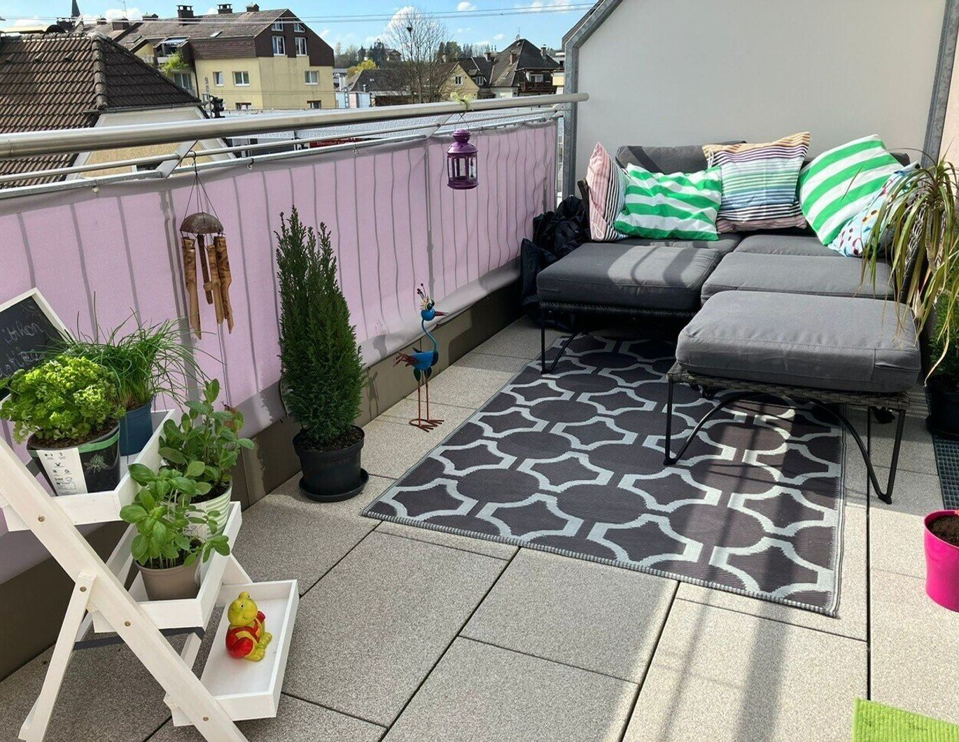 2-Zi-Dachgeschosswohnung mit SW-Terrasse und 2 Tiefgaragenplätze