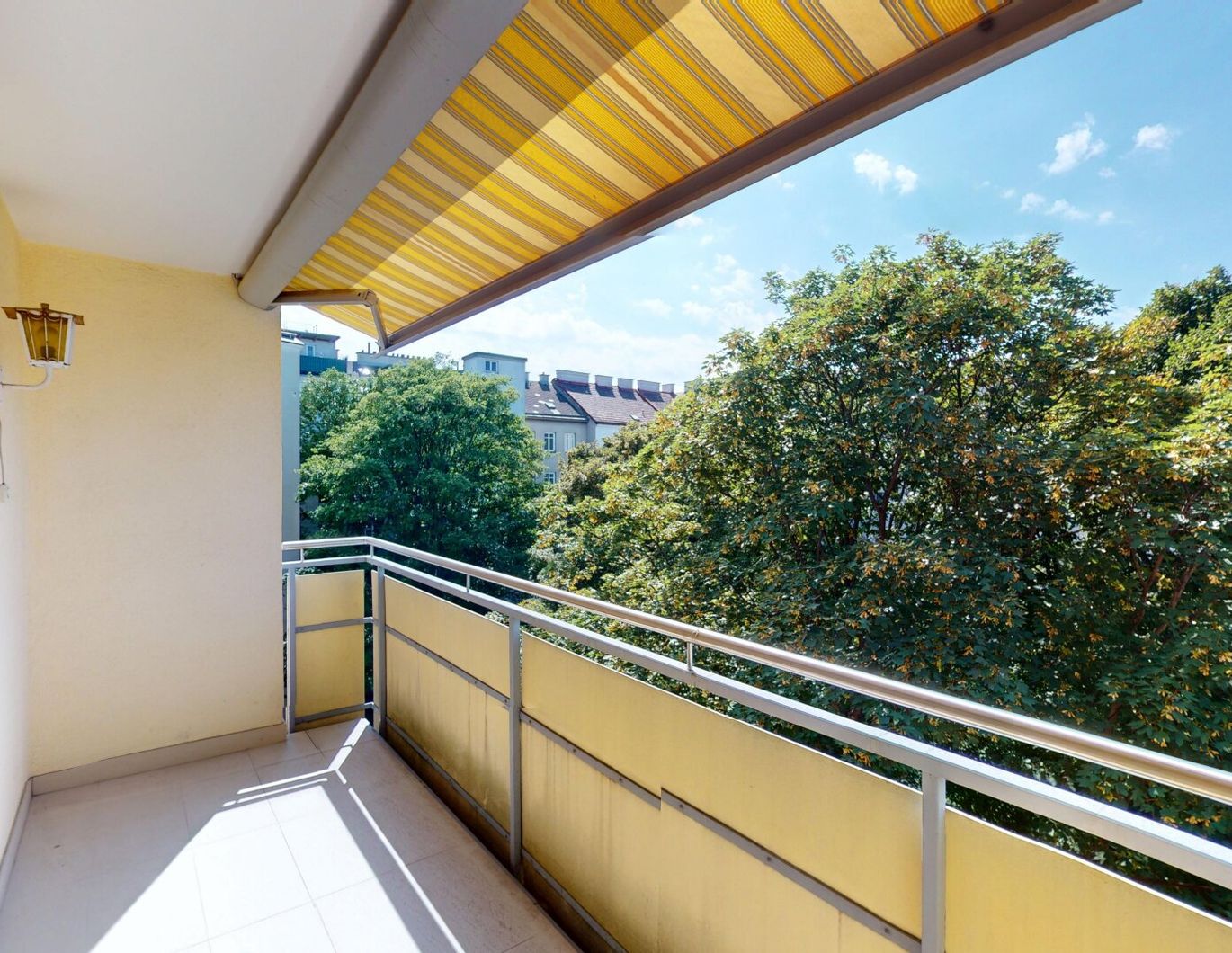 Gepflegte Neubauwohnung mit Loggia