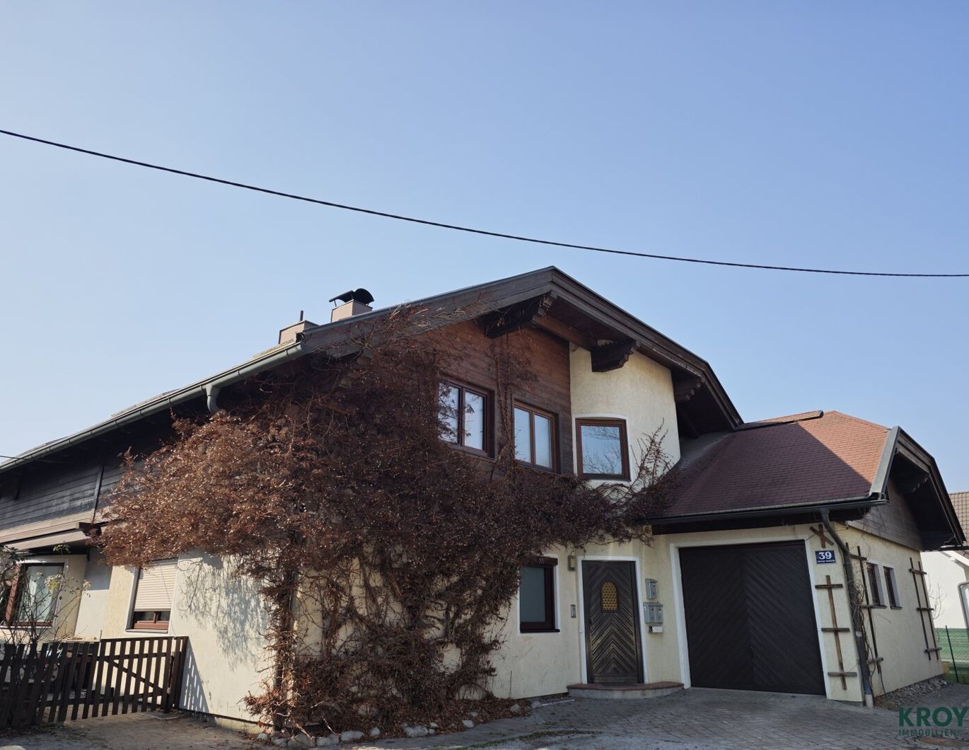 Sonnige 2-Zimmer Dachgeschoßwohnung mit Süd-Balkon und PKW-Abstellplatz