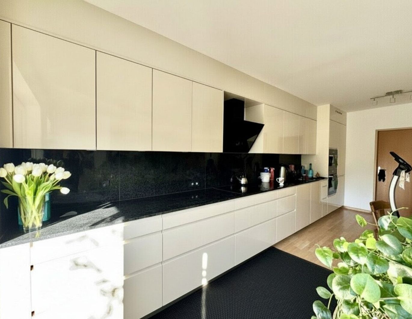 Landeck: Familienfreundliche 4-Zimmer-Wohnung mit Garten, Terrasse, Tiefgarage & großem Keller