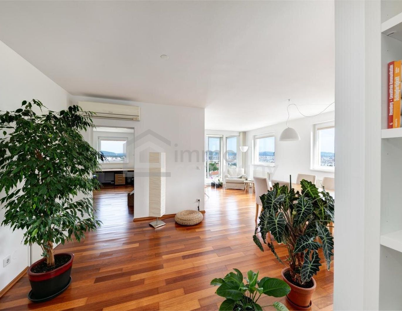 Neuwertige 3-Zimmer-Wohnung mit Balkon & Pool in 1100 Wien - Ihr neues Zuhause!