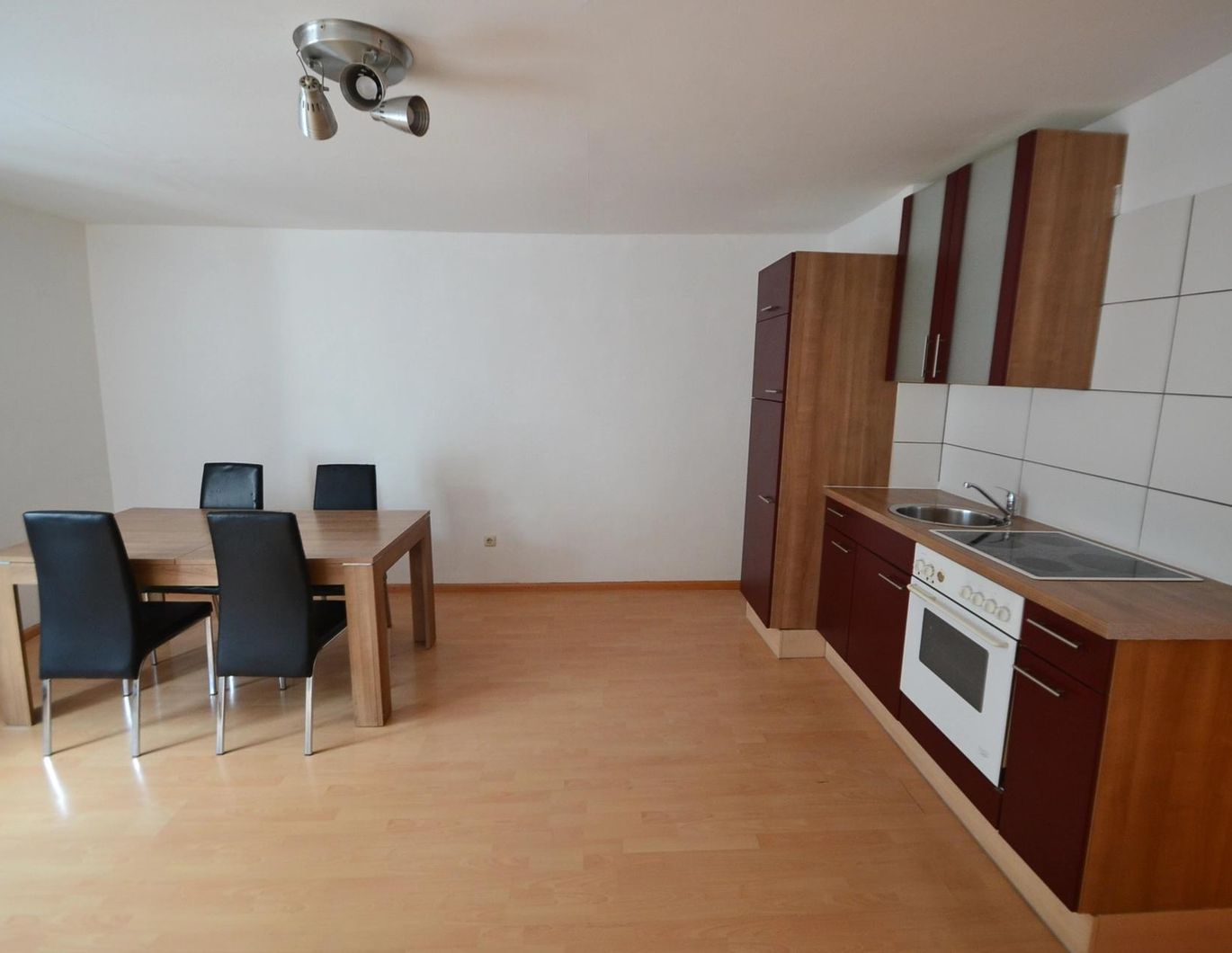 2-Zimmer-Wohnung direkt vom Eigentümer - gute Raumaufteilung (Provisionsfrei)