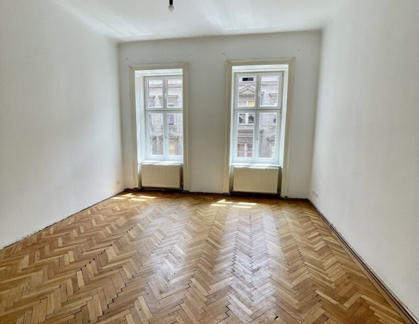 Ein Wohngefühl für Altbauliebhaber in Top Lage Nächst Rochusmarkt