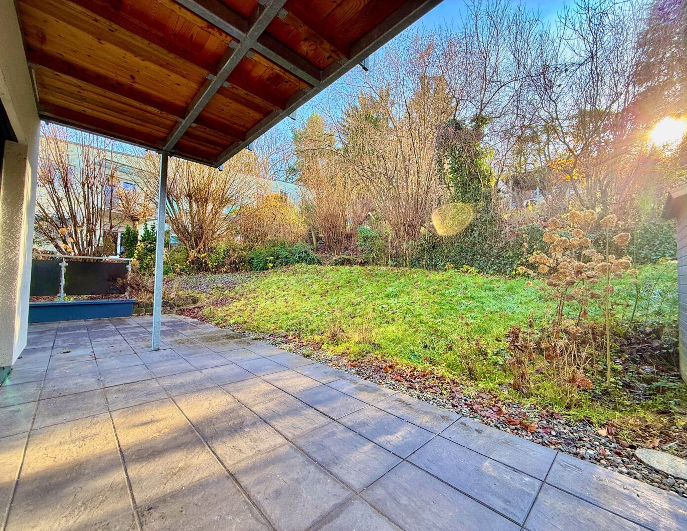 EXKLUSIVER NEUBAU I AM FUßE DES RUCKERLBERGS I SÜD-BALKON I TIEFGARAGE I DIREKT AM LEONHARDBACH I IDYLLISCH I SACKSTRAßE AB SOFORT I