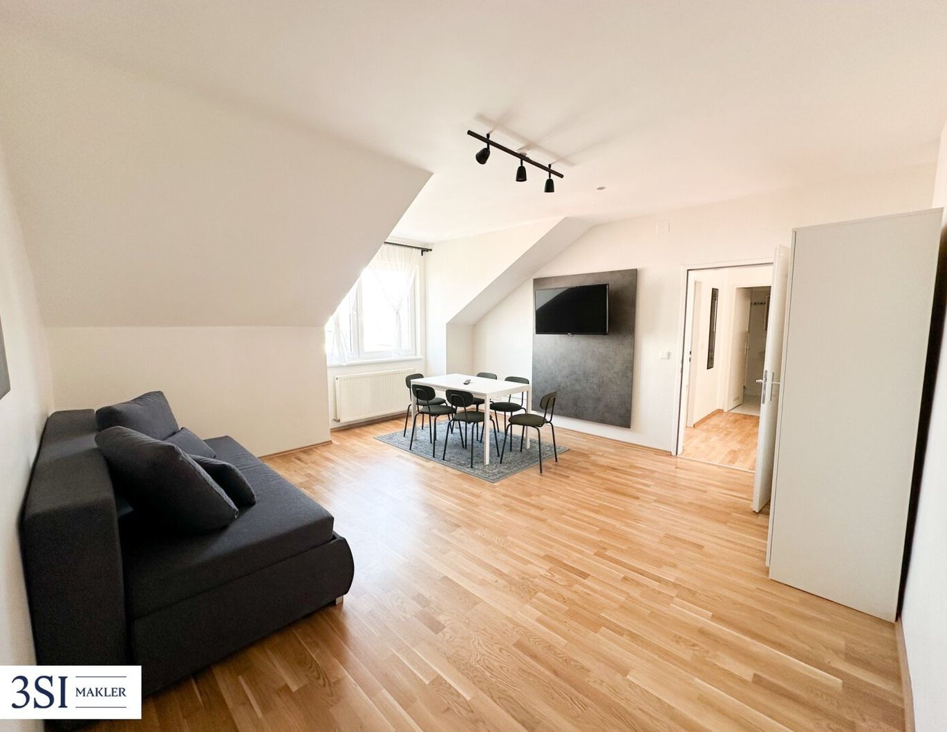 Einziehen und wohlfühlen in Top-Lage des 6.Bezirks - Teilmöblierte 2-Zimmer-Dachgeschoßwohnung direkt bei der Mariahilferstraße