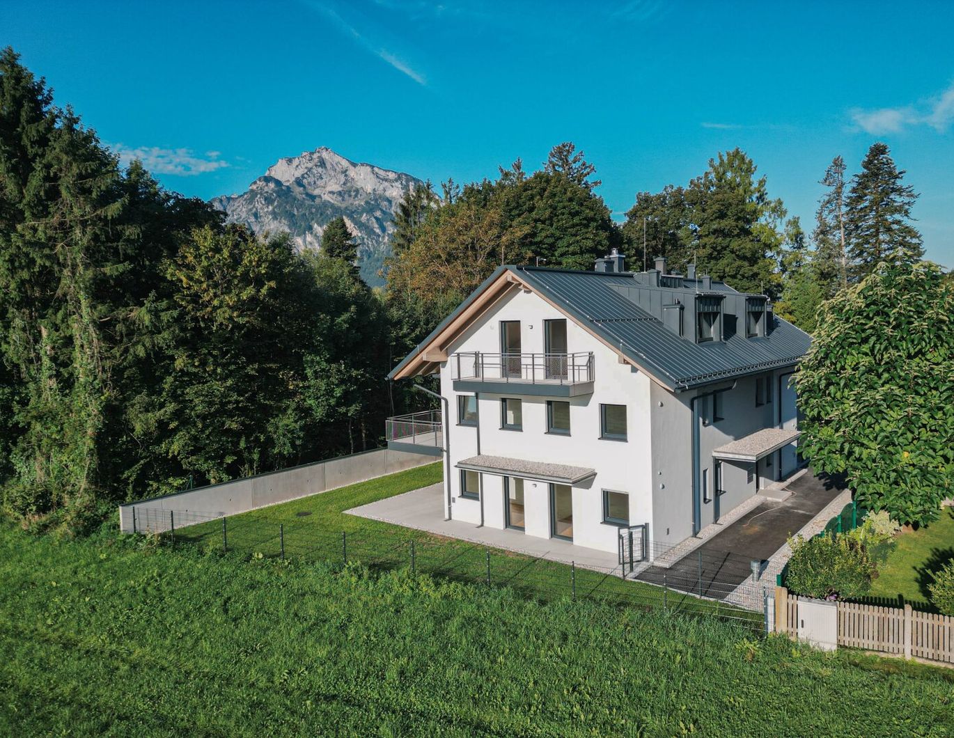 EXKLUSIVES PENTHOUSE WOHNUNG IN ANIF! 14209F