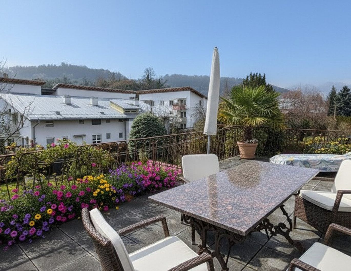 Vorstadtvilla mit herrlichem Garten