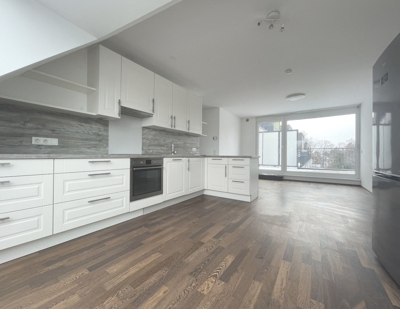 Moderne Wohnung mit Garagenabstellplatz