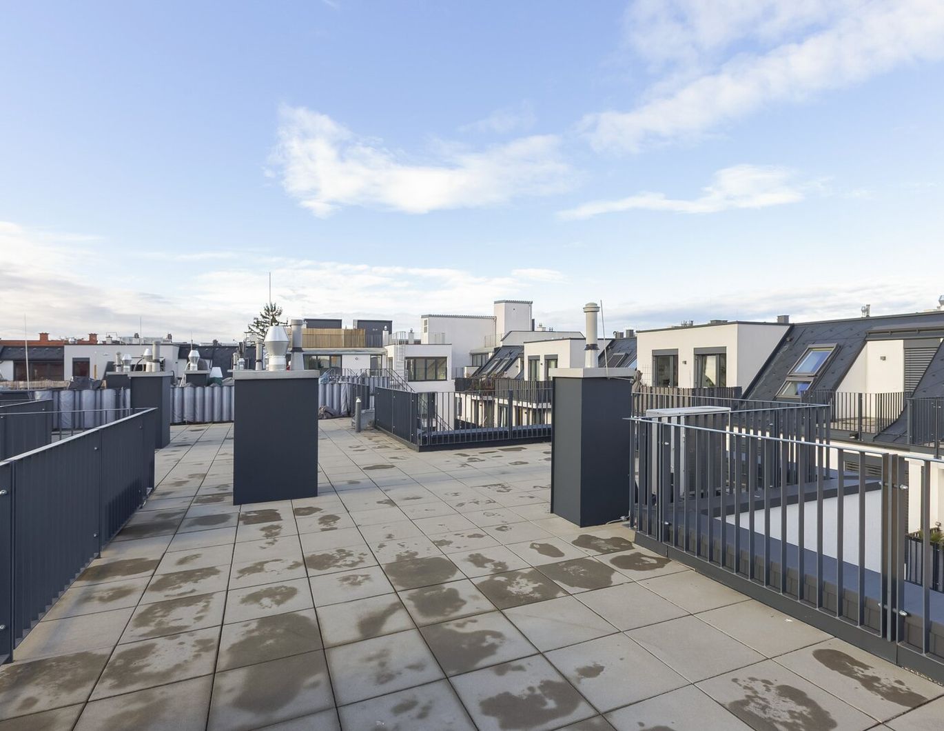 Kinskygasse - exklusive 3 Zimmer DG-Wohnung mit ca. 114,00m2 Terrassenflächen und Garage